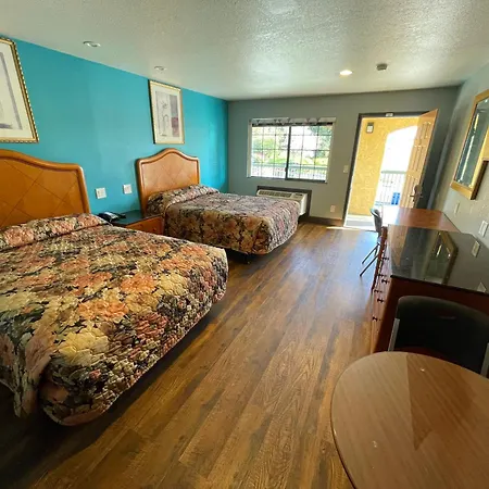Travelers Inn-2