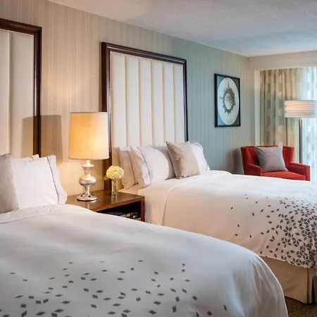 Renaissance Newark Airport Hotel-2
