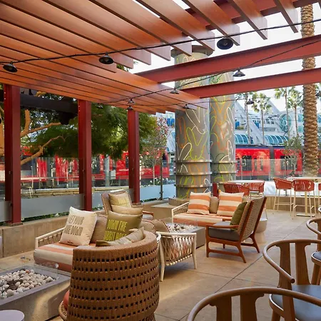 Hilton San Diego Gaslamp Quarter-2