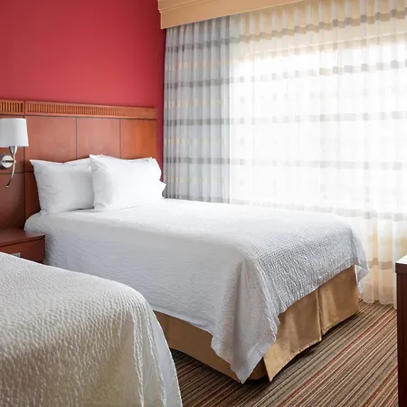 Courtyard By Marriott Indianapolis Airport-2