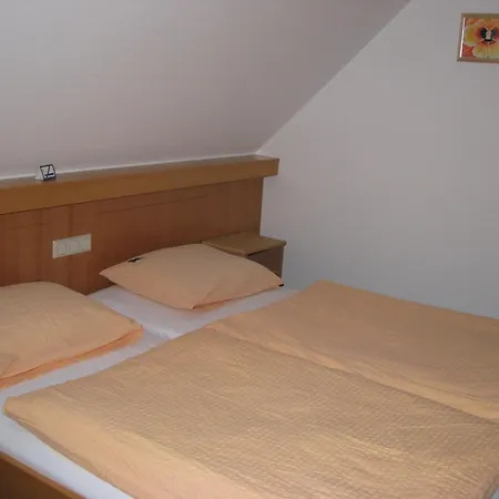 Hotel&Restaurant Zur Weintraube-2