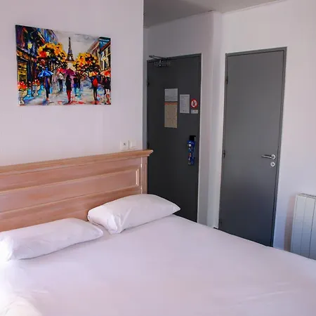 Brit Hotel Aux Sacres Reims, Centre Historique-3