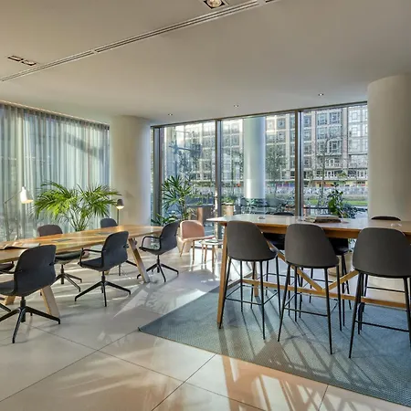 PREMIER SUITES Rotterdam-3
