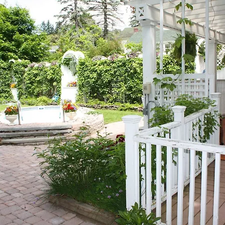 The White House Inn-3