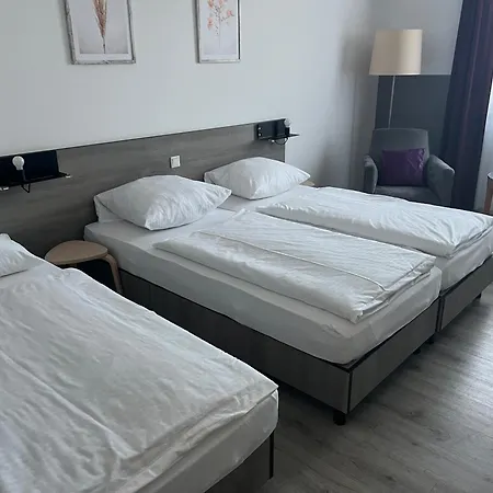 PRIMA Inn HOTEL&HOF NEURUPPIN - digitales&rezeptionsloses Motel-2