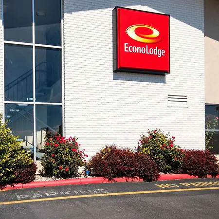 Econo Lodge-3