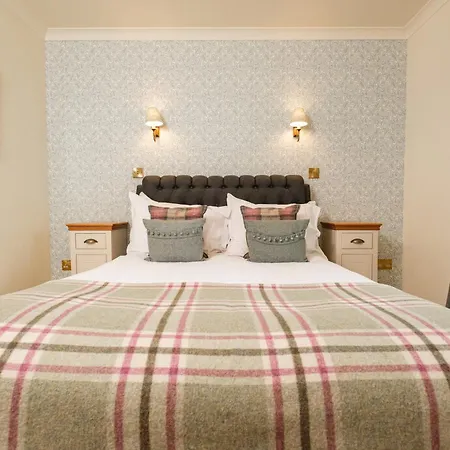 Ravenstone Manor-3