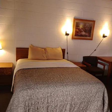 Lazy U Motel-2