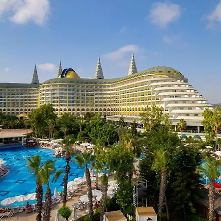 Delphin Imperial Lara-2