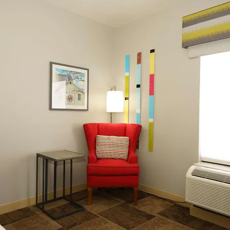 Hampton Inn Garden City-2