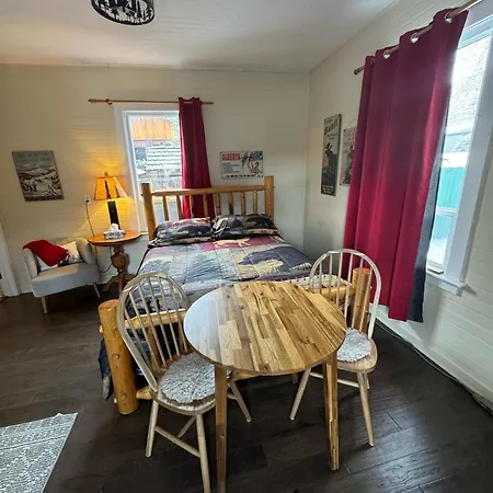 Holiday Lodge Cabins-3