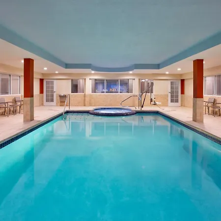 Holiday Inn Express Hotel & Suites Grand Rapids-North By Ihg-3