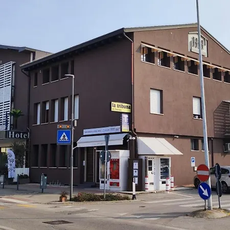 Home Hotel-3
