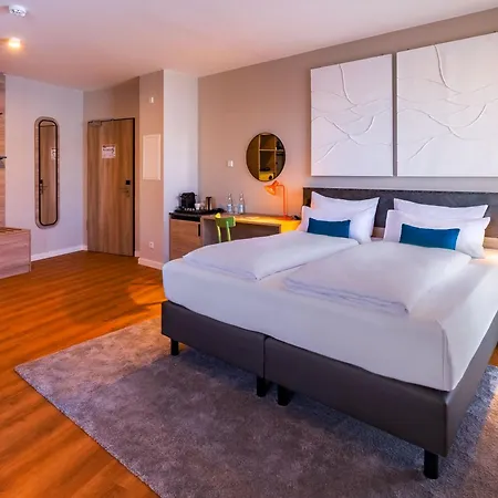 Ramada Encore By Wyndham Munich Messe-3