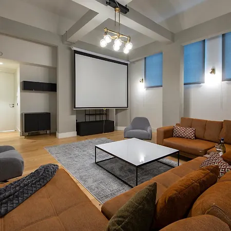 12A, Luxury & Unique, Cinema, Terrace, Stunning View, Central Location!-2