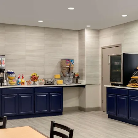 Days Inn By Wyndham Emporia-3