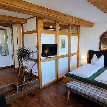 Traditions - Hotel Zur Tanne-3
