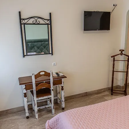 Hotel Las Rosas-3