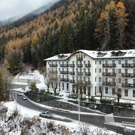 Palace Pontedilegno Resort-3