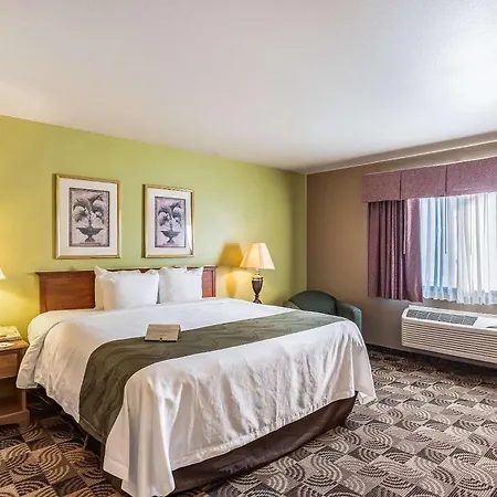 Quality Inn & Suites Hannibal West-3