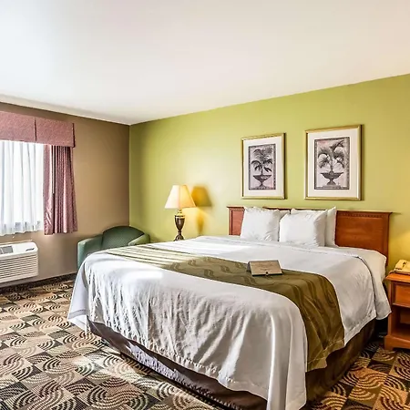 Quality Inn & Suites Hannibal West-2