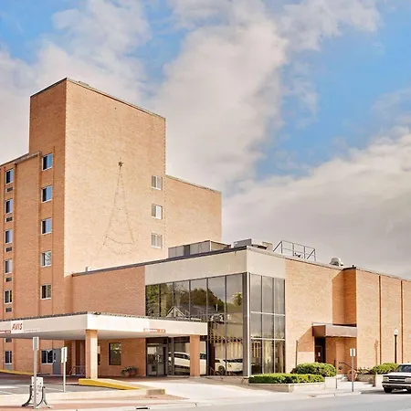Ramada By Wyndham Marquette-2