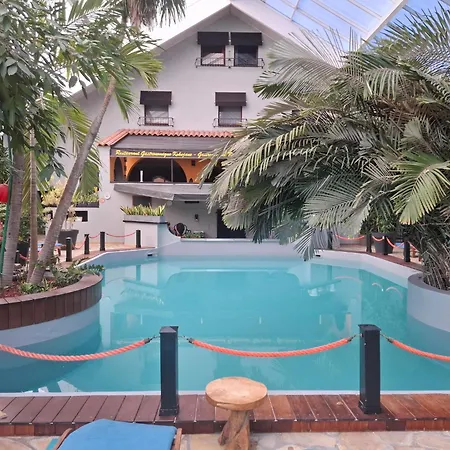 Tropical Hotel-2