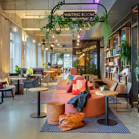 Moxy Berlin Ostbahnhof-3