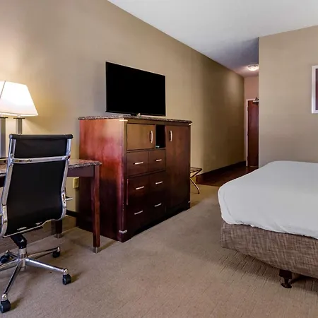 Best Western Plus Inn At Hunt Ridge-3