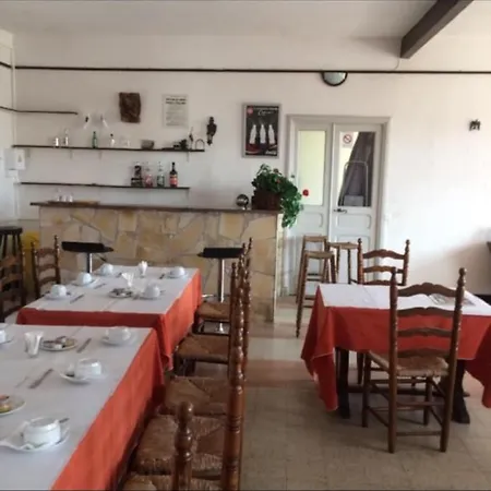 Hotel Les Calanques-3