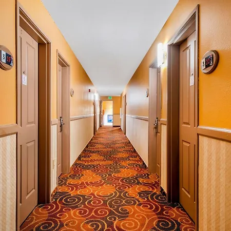 Oyo Hotel Castle Rock Co Downtown-2