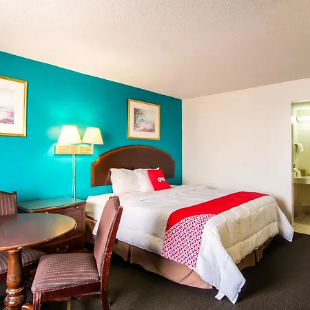 Oyo Hotel Hutchinson West 4Th Ave-3