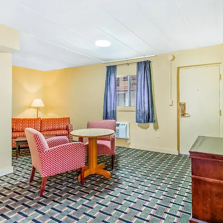 Oyo Hotel Downtown Peoria I-74-2