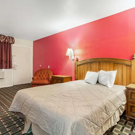 Rodeway Inn & Suites Raton-3