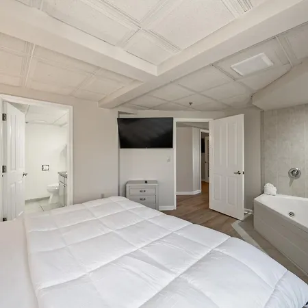 Bella Vista Suites Lake Geneva-3