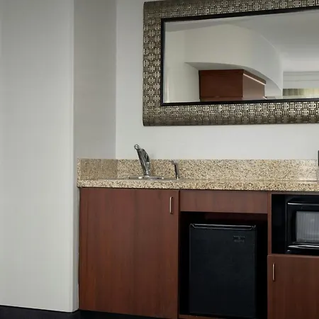 Courtyard By Marriott Salisbury-2