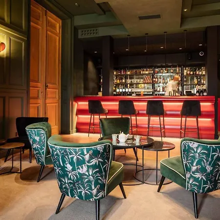 Best Western Premier Hotel de la Cite Royale-3