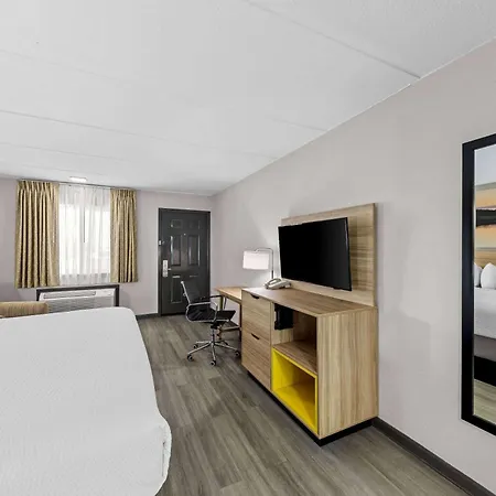 Days Inn By Wyndham Gainesville-2