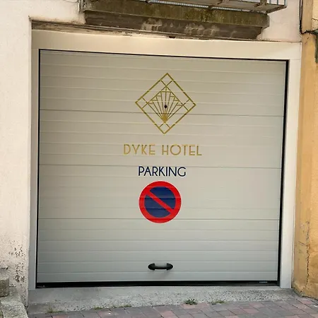 Dyke Hotel-3