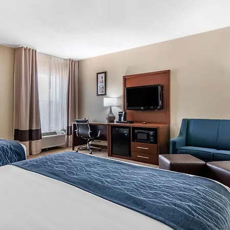 Comfort Inn & Suites Junction City - Near Fort Riley-3