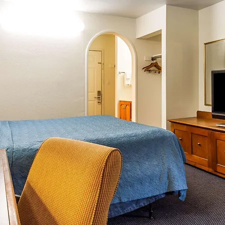 Auburn House Hotel-2