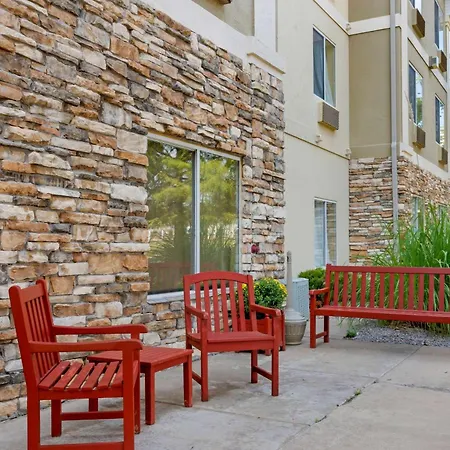 Comfort Inn & Suites Pittsburg Ks-2