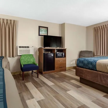 Econo Lodge Hays I-70-3