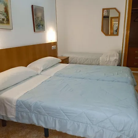 Hostal Gran Via Levante-3