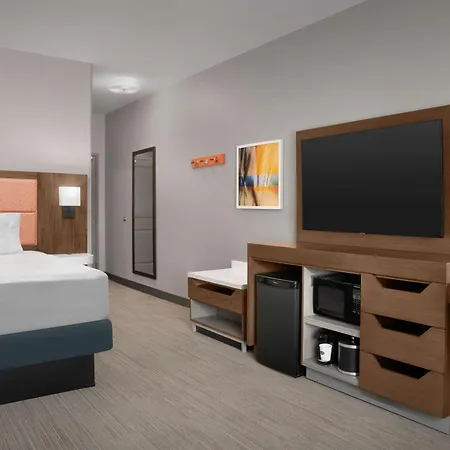 Hampton Inn & Suites Williston-2
