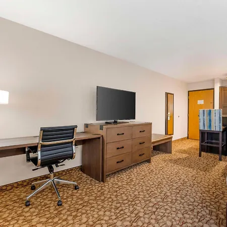 Best Western Plus Mill Creek Inn-2
