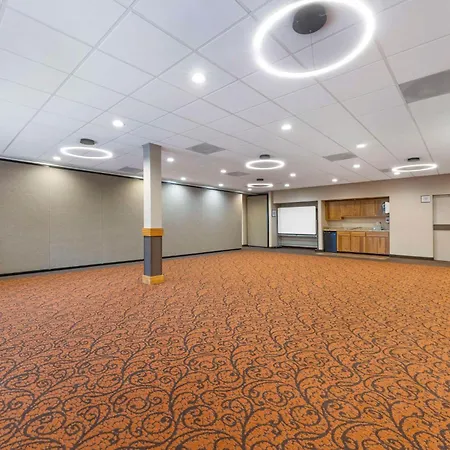 Best Western Plus Mill Creek Inn-3