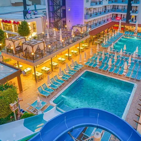 Club Big Blue Suit Hotel-3