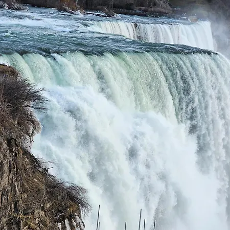 River Inn By Niagara Falls-3