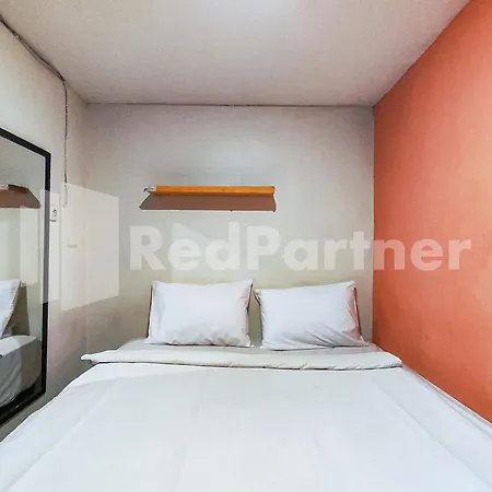 Audah Guesthouse Syariah Redpartner-3
